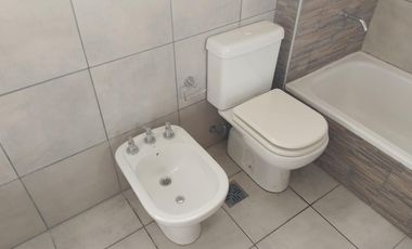 Duplex de 3 dormitorios -  B° cerrado Camino del Vuelo