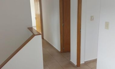 Duplex de 3 dormitorios -  B° cerrado Camino del Vuelo