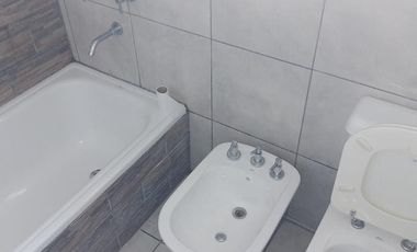 Duplex de 3 dormitorios -  B° cerrado Camino del Vuelo