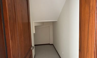 Renta departamento dúplex a estrenar 3 dormitorios en San Isidro - Vista Grande