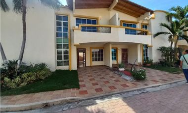 VENTA CASA EN SANTA MARTA SECTOR RODADERO RESERVADO