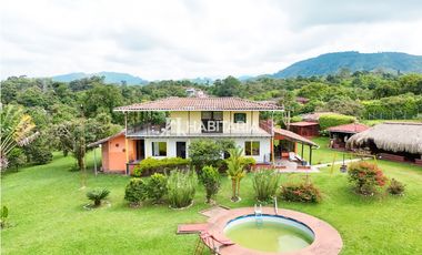 Venta Finca Campestre en Mundo Nuevo Pereira con Granja Porcícola