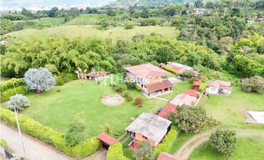 Venta Finca Campestre en Mundo Nuevo Pereira con Granja Porcícola