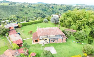 Venta Finca Campestre en Mundo Nuevo Pereira con Granja Porcícola
