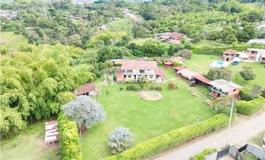 Venta Finca Campestre en Mundo Nuevo Pereira con Granja Porcícola