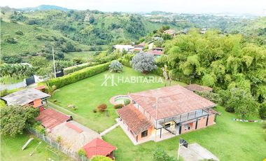 Venta Finca Campestre en Mundo Nuevo Pereira con Granja Porcícola