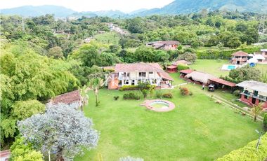 Venta Finca Campestre en Mundo Nuevo Pereira con Granja Porcícola