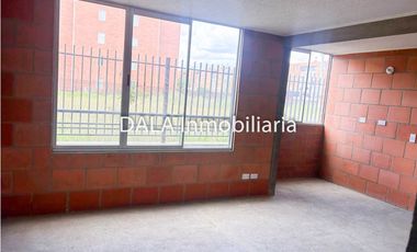 APARTAMENTO EN VENTA PRIMER PISO- CHA- VARIANTE- COTA
