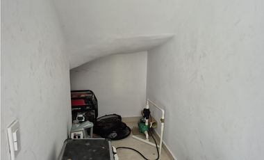 Venta casa campestre de lujo en Chinauta con piscina privada y lote