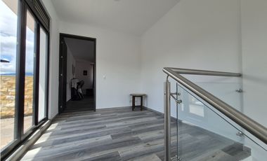 Venta casa campestre de lujo en Chinauta con piscina privada y lote