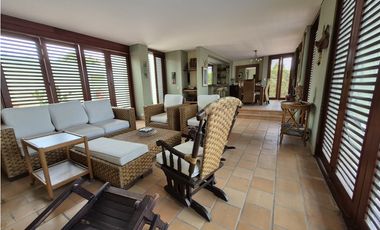 Venta espectacular casa campestre en Chinauta Cundinamarca exclusiva