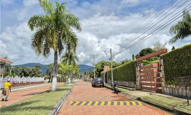 Venta espectacular casa campestre en Chinauta Cundinamarca exclusiva