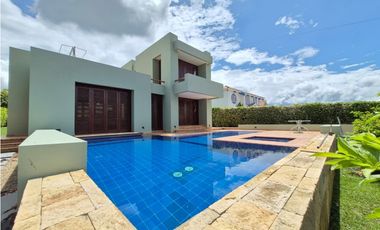 Venta espectacular casa campestre en Chinauta Cundinamarca exclusiva