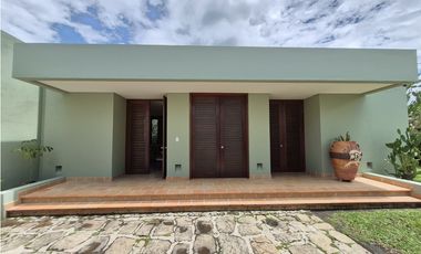 Venta espectacular casa campestre en Chinauta Cundinamarca exclusiva