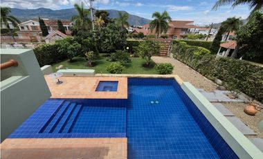 Venta espectacular casa campestre en Chinauta Cundinamarca exclusiva