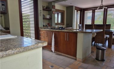 Venta espectacular casa campestre en Chinauta Cundinamarca exclusiva