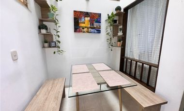 SE VENDE CASA EN CIUDAD CORDOBA RESERVADO AMPLIA