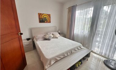 SE VENDE CASA EN CIUDAD CORDOBA RESERVADO AMPLIA