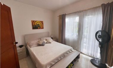 SE VENDE CASA EN CIUDAD CORDOBA RESERVADO AMPLIA
