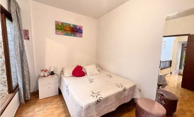 SE VENDE CASA EN CIUDAD CORDOBA RESERVADO AMPLIA