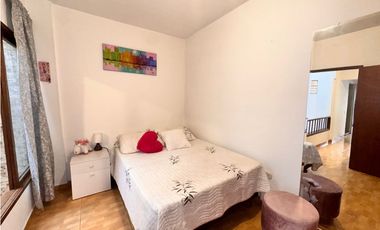 SE VENDE CASA EN CIUDAD CORDOBA RESERVADO AMPLIA