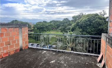 SE VENDE CASA EN CIUDAD CORDOBA RESERVADO AMPLIA