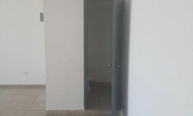 Dos locales en renta en plaza comercial de 37.70m2 y 29.79m2