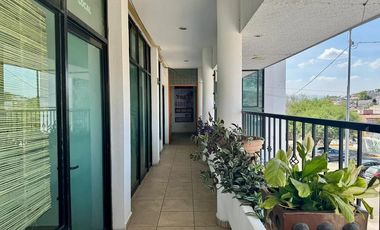 Dos locales en renta en plaza comercial de 37.70m2 y 29.79m2