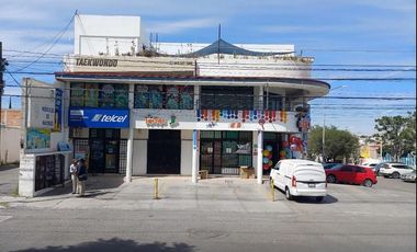 Dos locales en renta en plaza comercial de 37.70m2 y 29.79m2