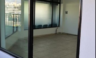 Dos locales en renta en plaza comercial de 37.70m2 y 29.79m2