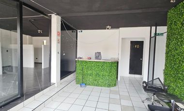 Local en Renta - Calzada Zavaleta, Santa Cruz Buenavista.