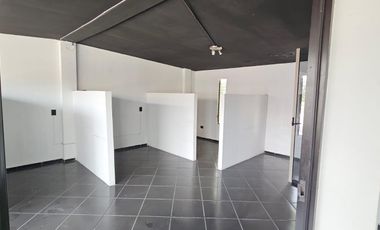 Local en Renta - Calzada Zavaleta, Santa Cruz Buenavista.