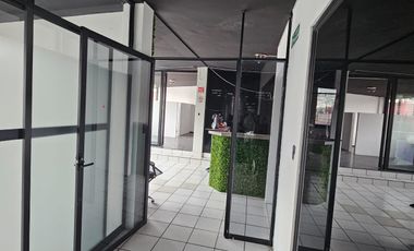 Local en Renta - Calzada Zavaleta, Santa Cruz Buenavista.