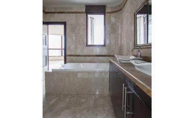 Remate: Venta de Apartamento en Punta Paitilla , Ph Golden Palace