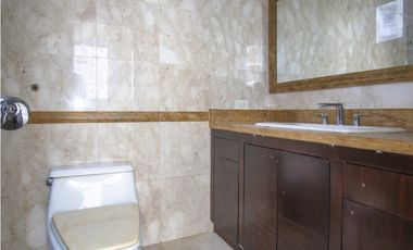 Remate: Venta de Apartamento en Punta Paitilla , Ph Golden Palace