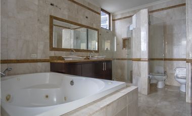 Remate: Venta de Apartamento en Punta Paitilla , Ph Golden Palace