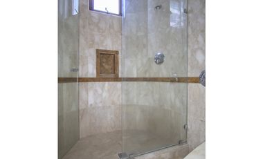 Remate: Venta de Apartamento en Punta Paitilla , Ph Golden Palace