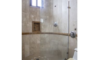 Remate: Venta de Apartamento en Punta Paitilla , Ph Golden Palace