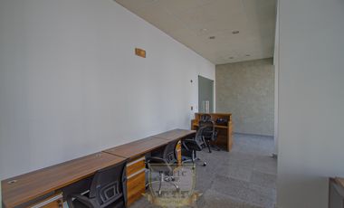 Alquilo oficina amoblada en Obarrio