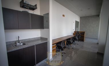 Alquilo oficina amoblada en Obarrio