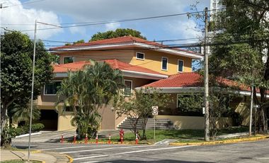 VENTA DE CASA COMERCIAL CON OFICINAS UBICACION EL CARMEN 795mtrs JP