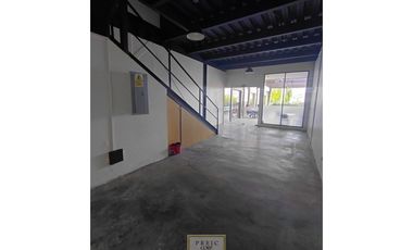 Alquilo local comercial en Plaza de San Francisco L.T