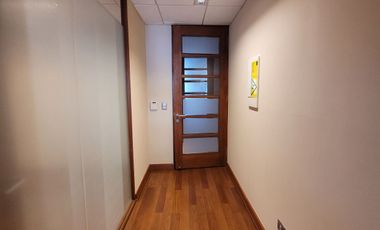 Arriendo oficina a pasos metro Manuel Montt