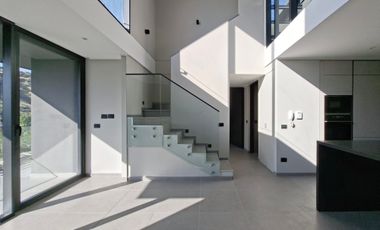 Av. Las Condes 10800 (2 Est /1 Bod) [3167-24]