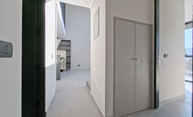 Av. Las Condes 10800 (2 Est /1 Bod) [3167-24]