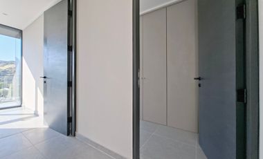 Av. Las Condes 10800 (2 Est /1 Bod) [3167-24]