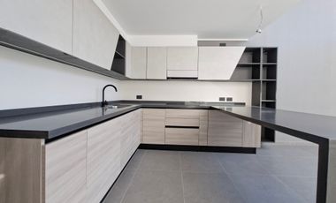 Av. Las Condes 10800 (2 Est /1 Bod) [3167-24]