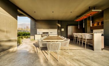 Av. Las Condes 10800 (1 Est /1 Bod) [3167-4]