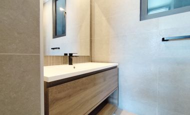 Av. Las Condes 10800 (1 Est /1 Bod) [3167-4]