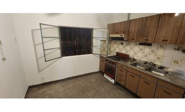 Atenas 1699, entre Ramón Falcón y Venezuela